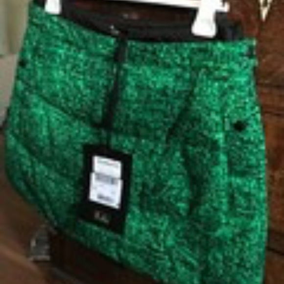 MONCLER GENIUS 1 Moncler JW Anderson Green Down Mini Skirt - Size 42/6 - $935 - Picture 7 of 8